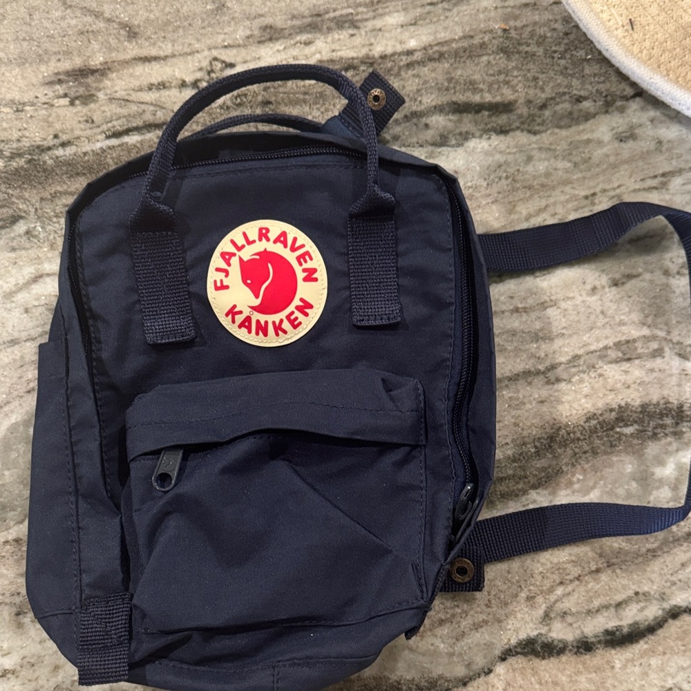 Fjallraven Kånken Mini Backpack - Navy Blue with Red Logo euc